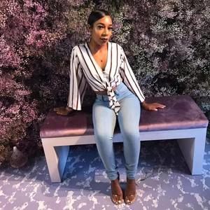 Meet your Posher, Elexsis